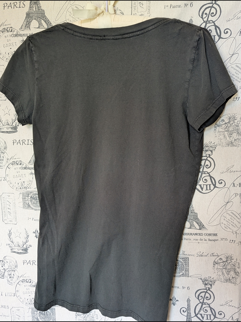 Idyll Black V-Neck Short Sleeve Skeleton Tee with Moonshine Graphic Women’s L - Picture 2 of 4